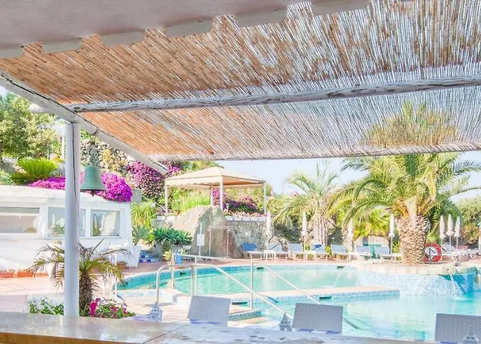PARADISO TERME RESORT & SPA فندق ايسكيا