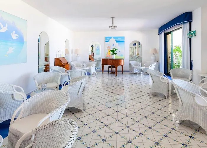 PARADISO TERME RESORT & SPA فندق ايسكيا