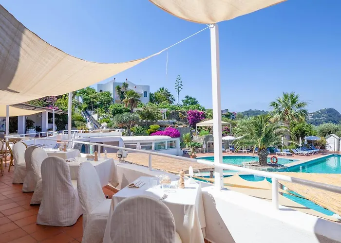 PARADISO TERME RESORT & SPA ايسكيا