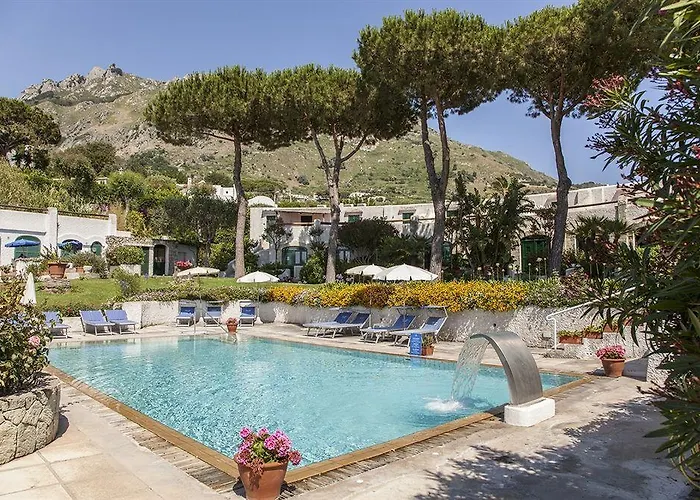 PARADISO TERME RESORT & SPA ايسكيا